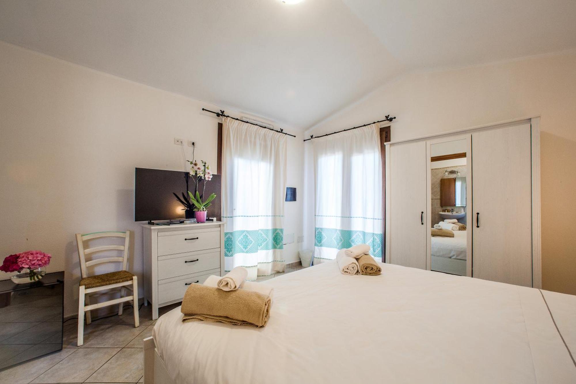 Hotel New Barcavela Santa Margherita di Pula Exterior foto