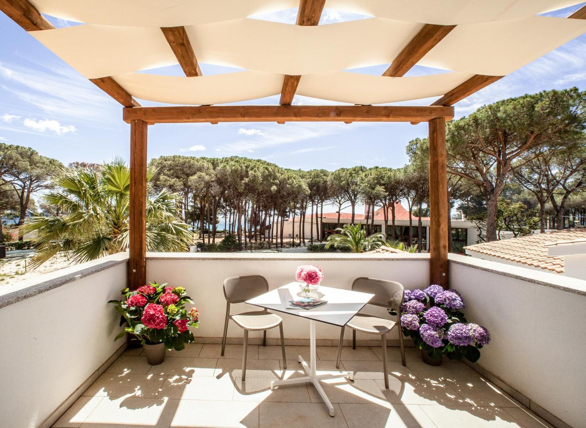 Hotel New Barcavela Santa Margherita di Pula Exterior foto